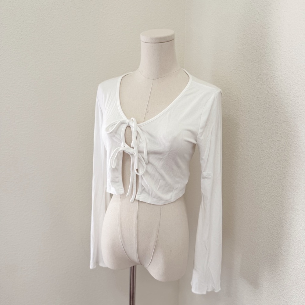 Yozy White Cute Tie-Front Long Sleeve Top Women’s Size Small - Picture 2 of 6